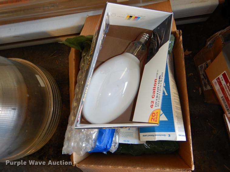 image for item EA9065 Lights and accessories