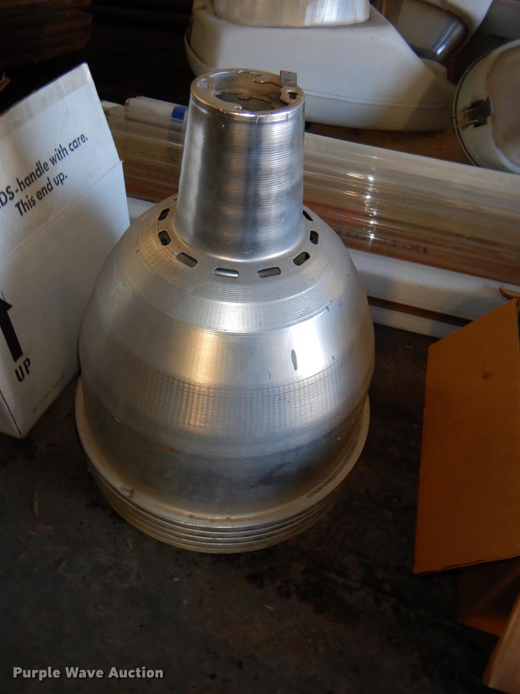 image for item EA9065 Lights and accessories