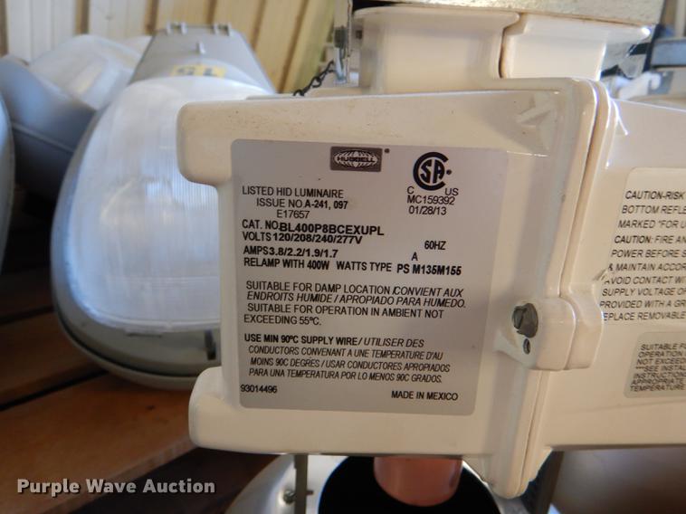 image for item EA9066 (5) Hubbell HID Luminaire lights