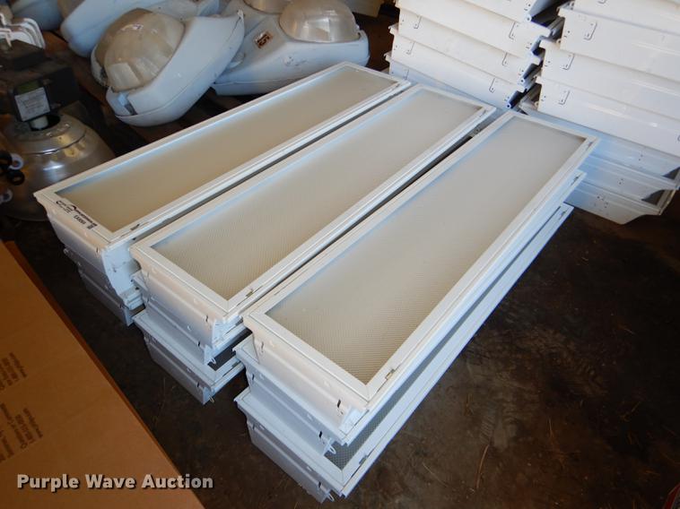 image for item EA9069 (9) ceiling lights