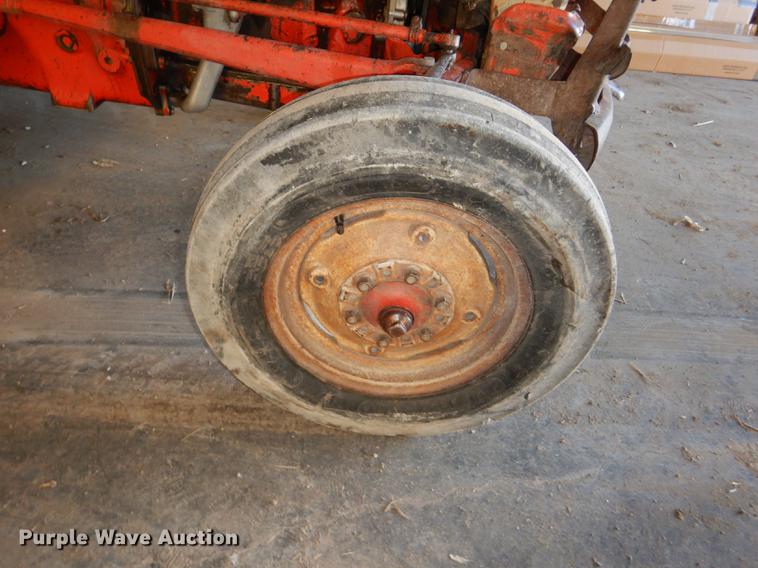 image for item EA9070 1960 Ford 801 tractor