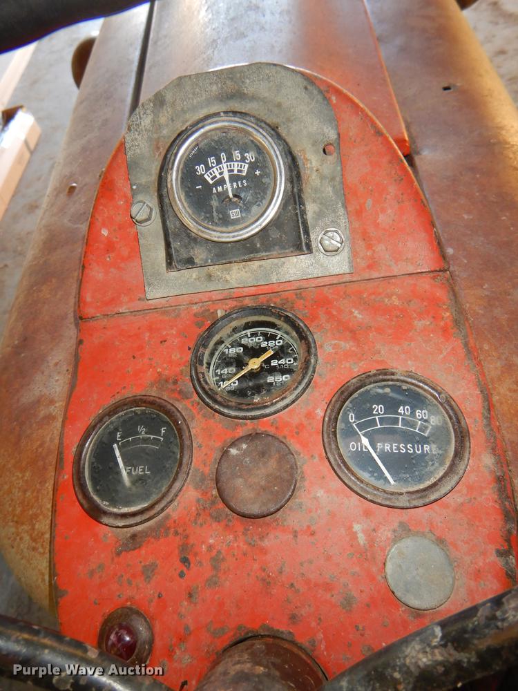 image for item EA9070 1960 Ford 801 tractor