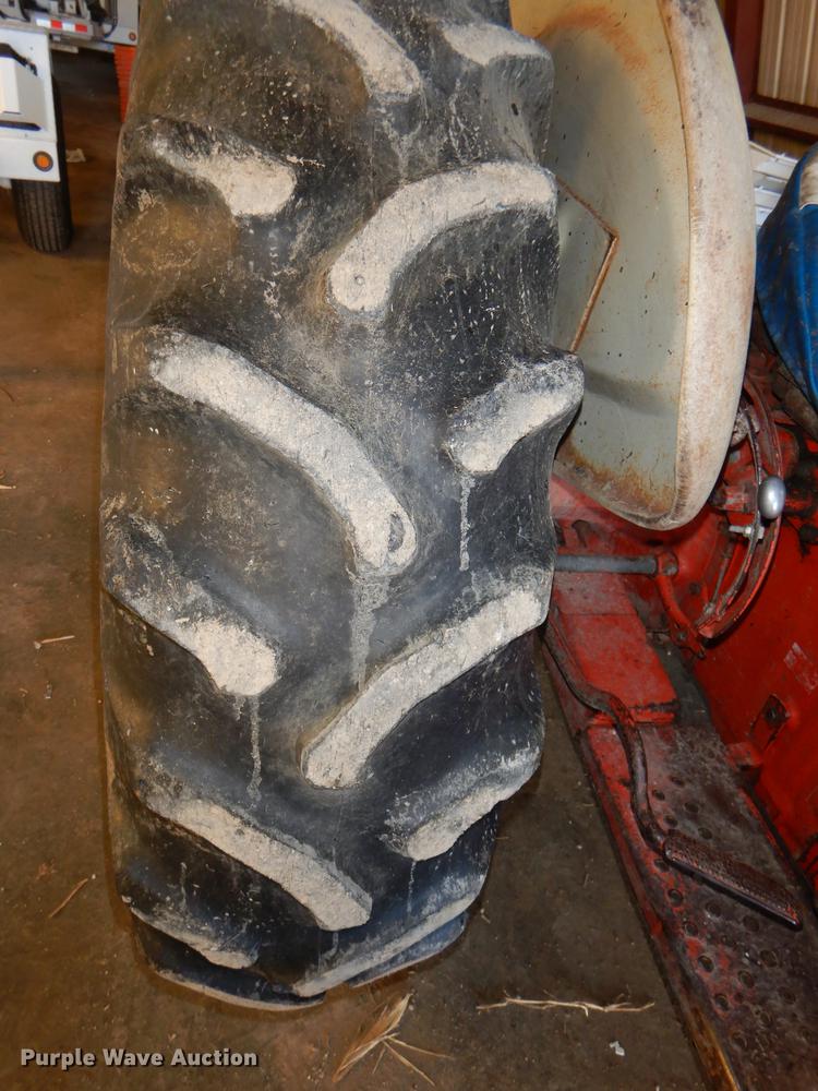 image for item EA9070 1960 Ford 801 tractor