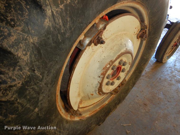 image for item EA9070 1960 Ford 801 tractor