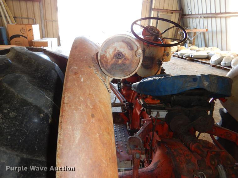 image for item EA9070 1960 Ford 801 tractor