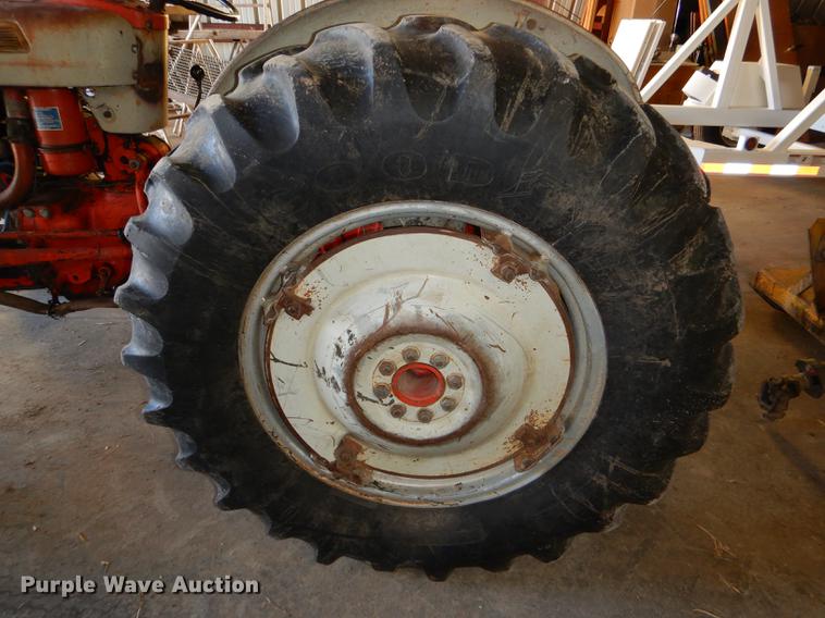 image for item EA9070 1960 Ford 801 tractor