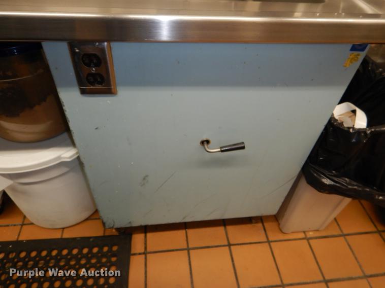 image for item EA9076 Food prep station