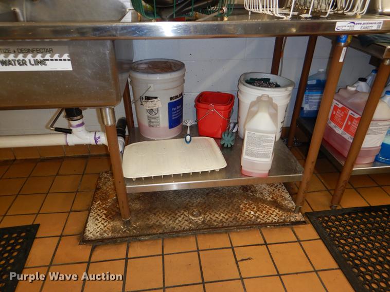 image for item EA9077 Three well sink washing table