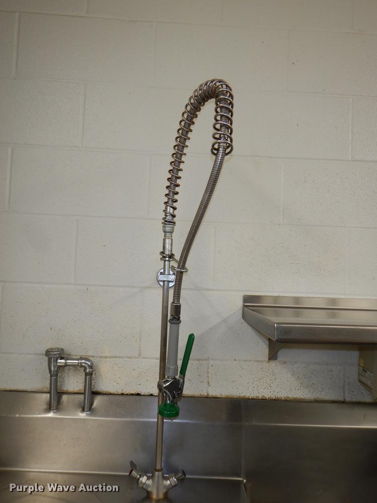 image for item EA9077 Three well sink washing table