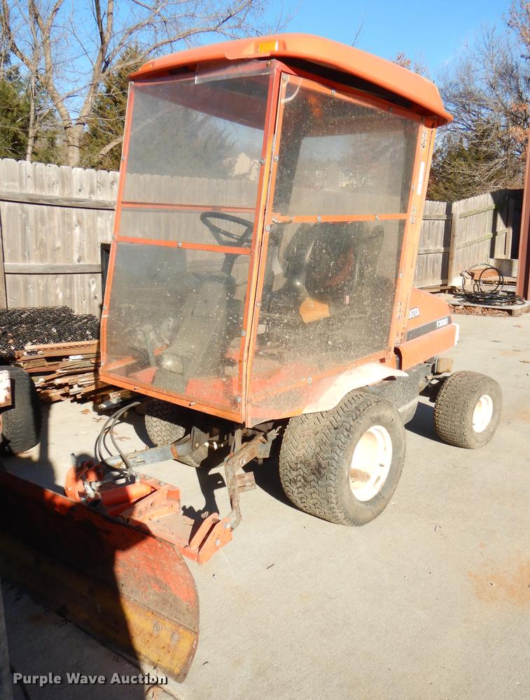 image for item EA9082 Kubota F3060 lawn mower