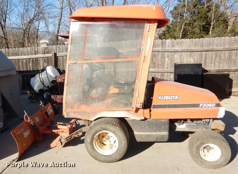 image for item EA9082 Kubota F3060 lawn mower