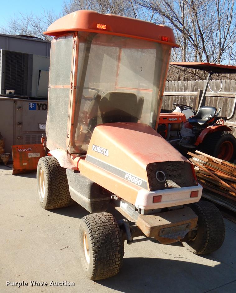 image for item EA9082 Kubota F3060 lawn mower