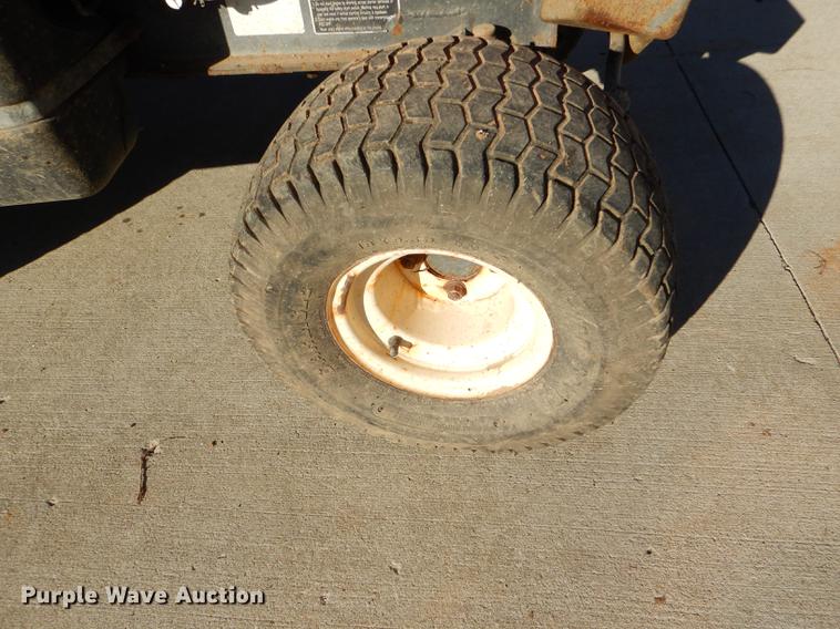 image for item EA9082 Kubota F3060 lawn mower