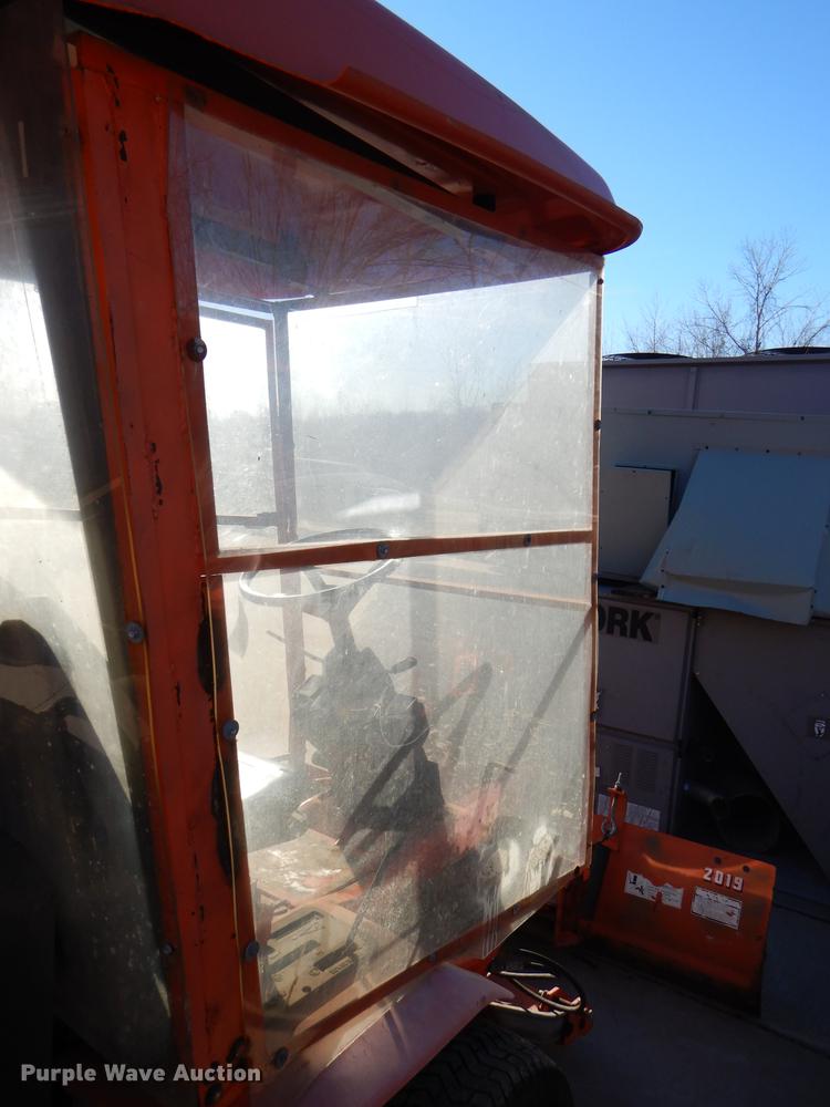 image for item EA9082 Kubota F3060 lawn mower