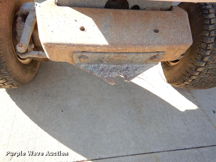 image for item EA9082 Kubota F3060 lawn mower