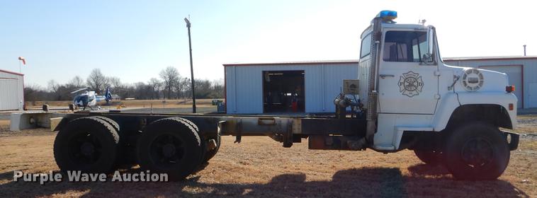 image for item ER9322 1984 Ford 9000 truck cab and chassis