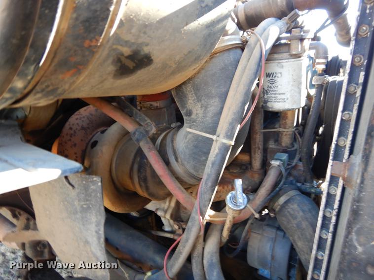 image for item ER9322 1984 Ford 9000 truck cab and chassis