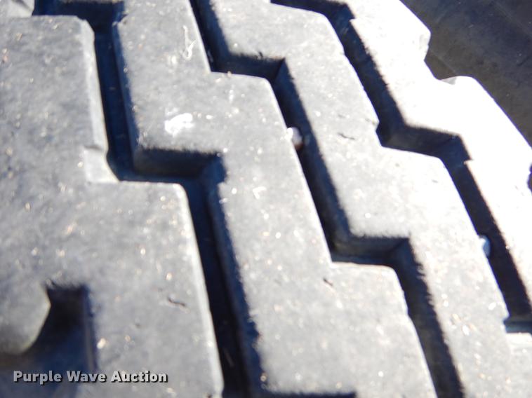 image for item ER9322 1984 Ford 9000 truck cab and chassis