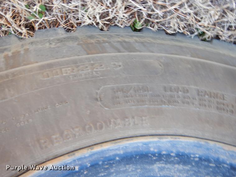 image for item ER9322 1984 Ford 9000 truck cab and chassis