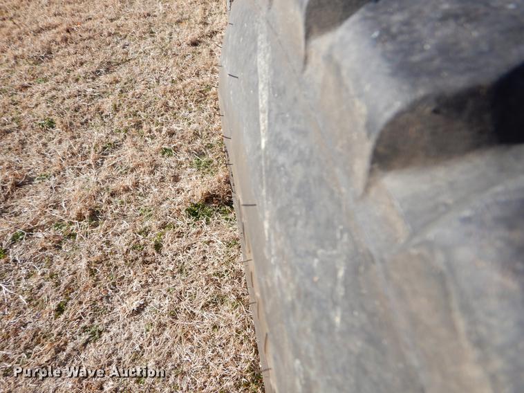 image for item ER9322 1984 Ford 9000 truck cab and chassis