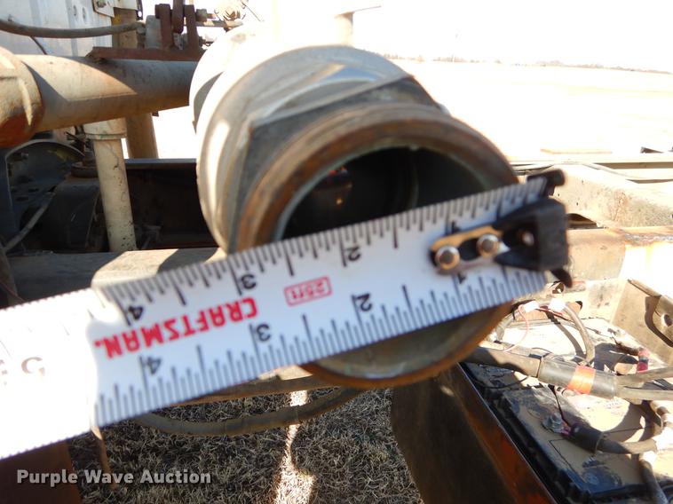 image for item ER9322 1984 Ford 9000 truck cab and chassis