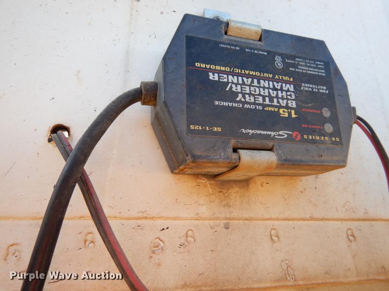 image for item ER9322 1984 Ford 9000 truck cab and chassis