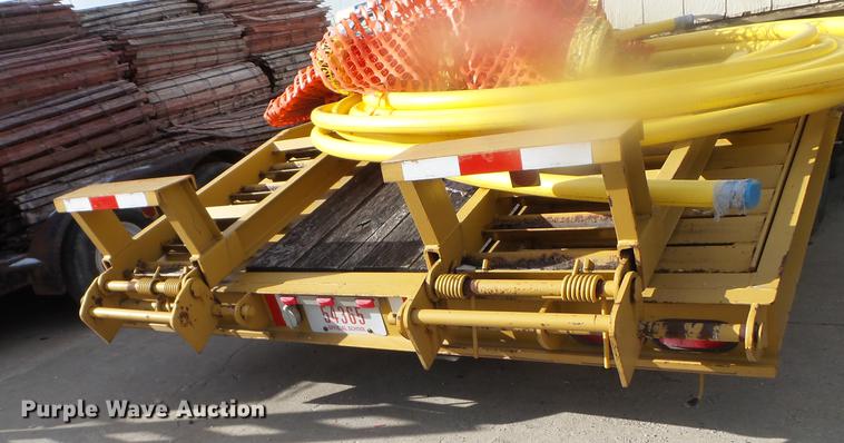 image for item EW9755 2003 American equipment trailer