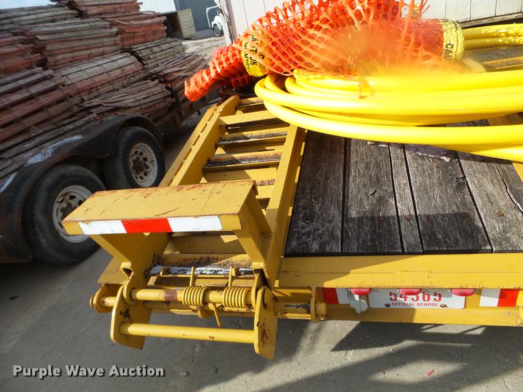 image for item EW9755 2003 American equipment trailer