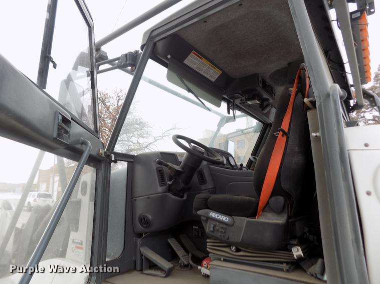 image for item FE9295 2007 Elgin Pelican NP street sweeper