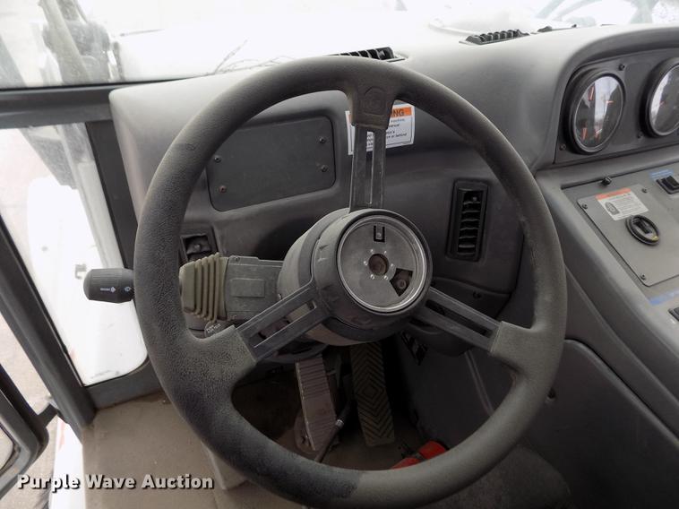 image for item FE9295 2007 Elgin Pelican NP street sweeper