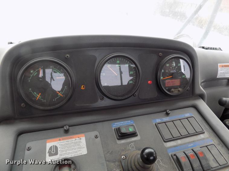 image for item FE9295 2007 Elgin Pelican NP street sweeper