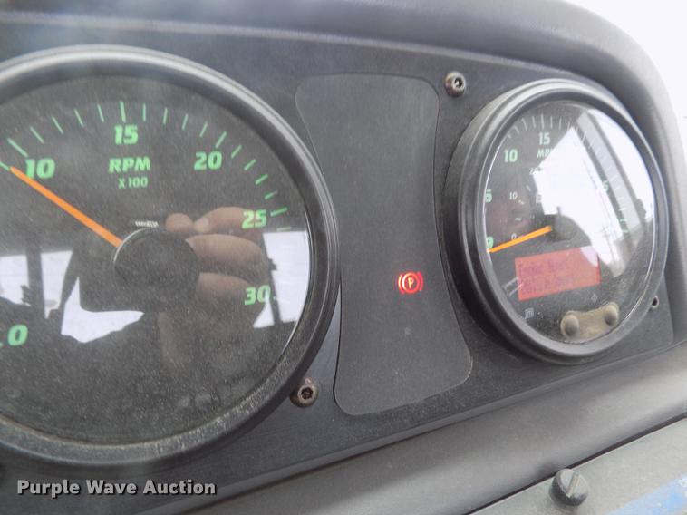 image for item FE9295 2007 Elgin Pelican NP street sweeper