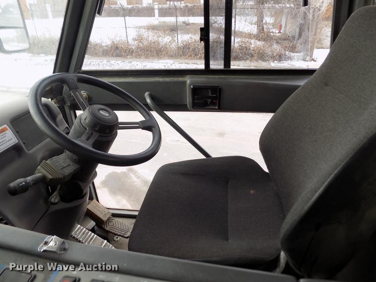 image for item FE9295 2007 Elgin Pelican NP street sweeper