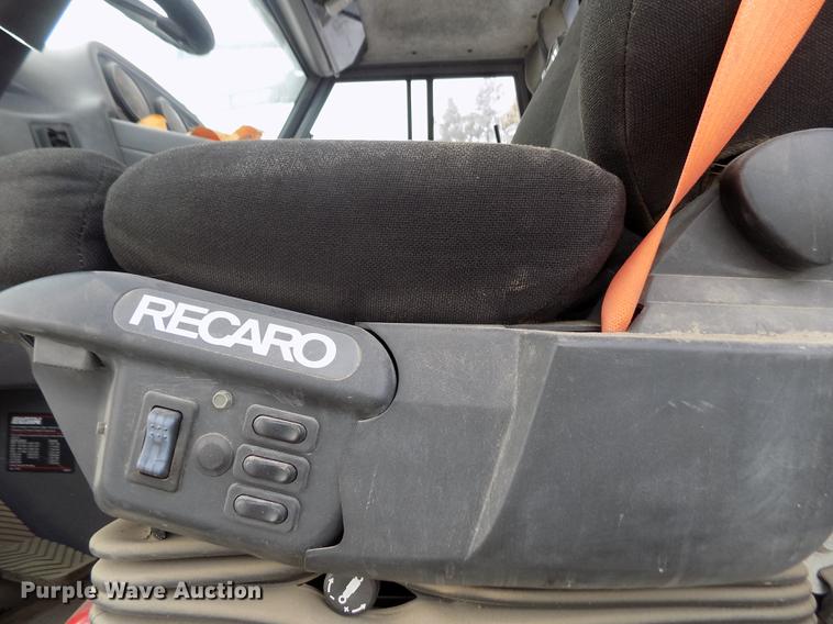 image for item FE9295 2007 Elgin Pelican NP street sweeper