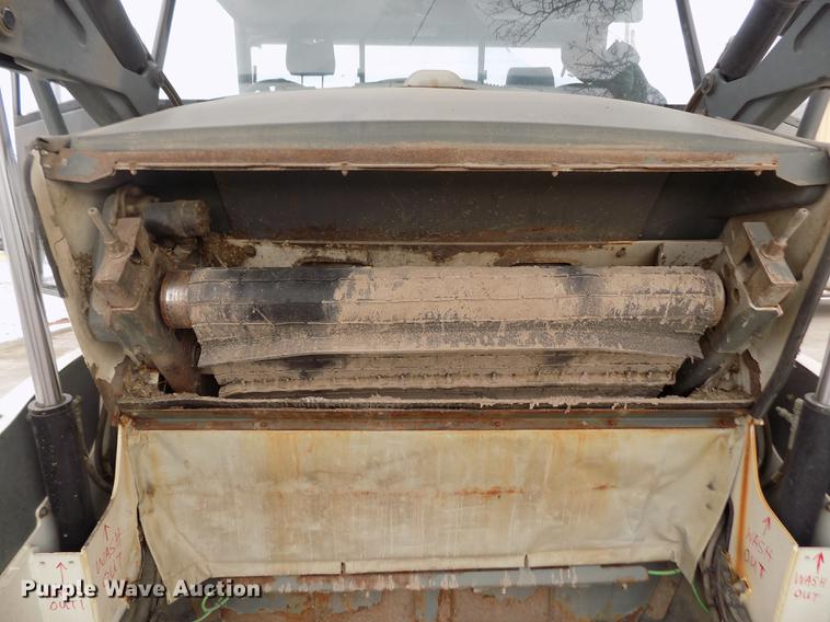 image for item FE9295 2007 Elgin Pelican NP street sweeper