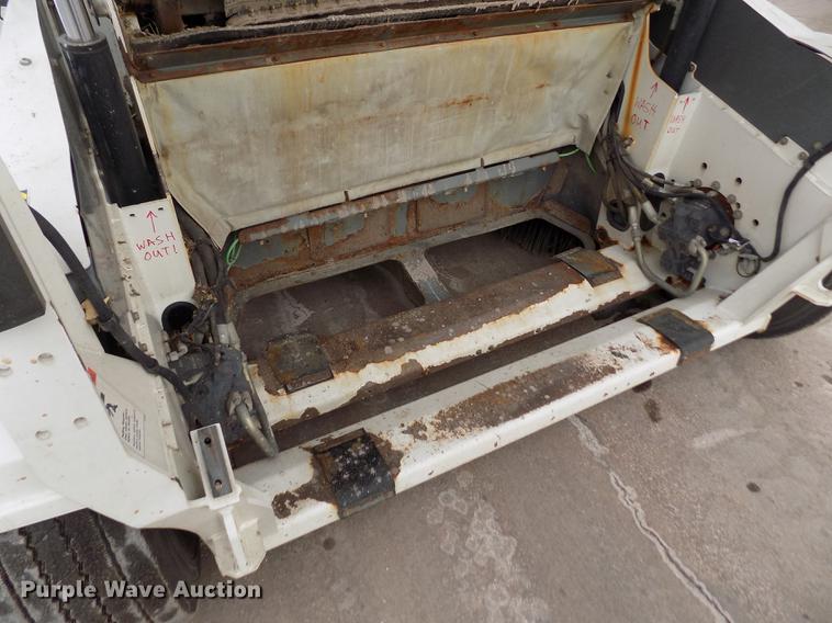 image for item FE9295 2007 Elgin Pelican NP street sweeper