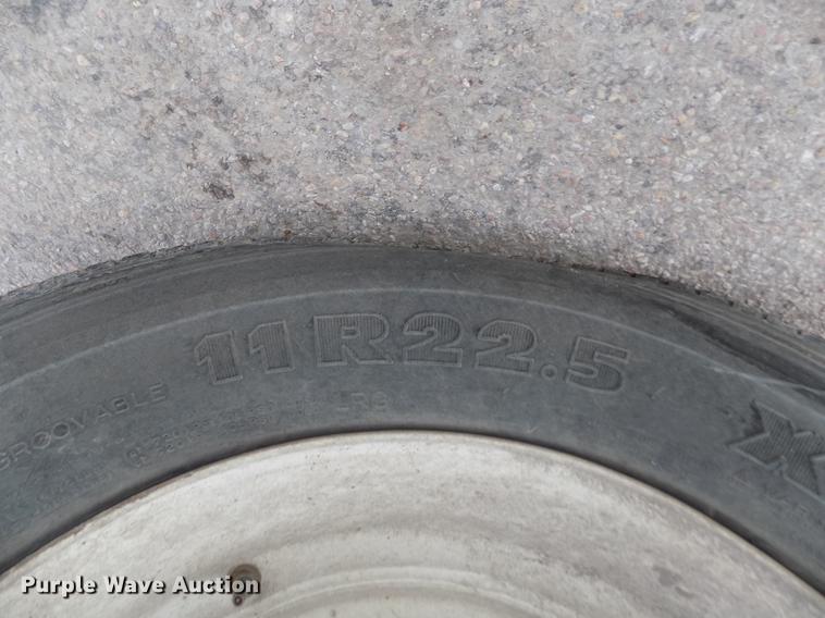 image for item FE9295 2007 Elgin Pelican NP street sweeper