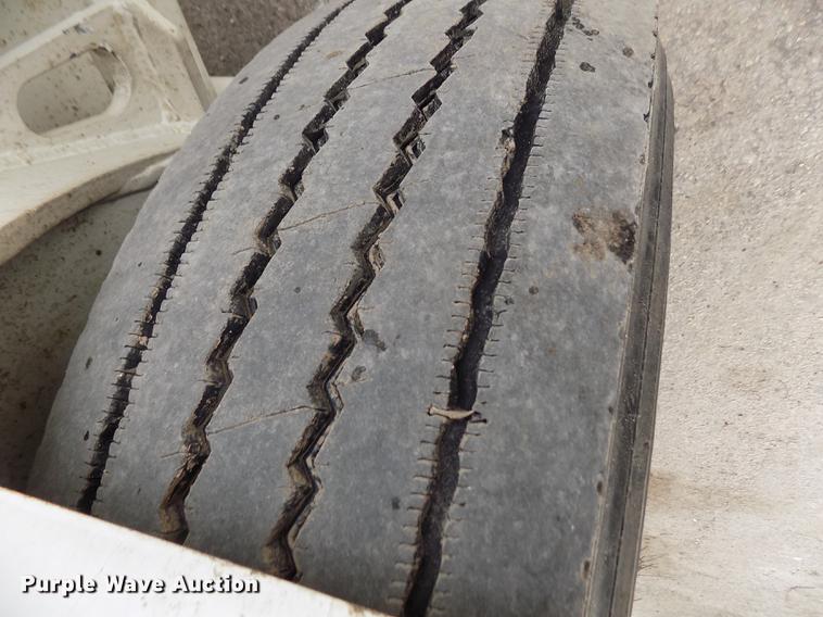 image for item FE9295 2007 Elgin Pelican NP street sweeper