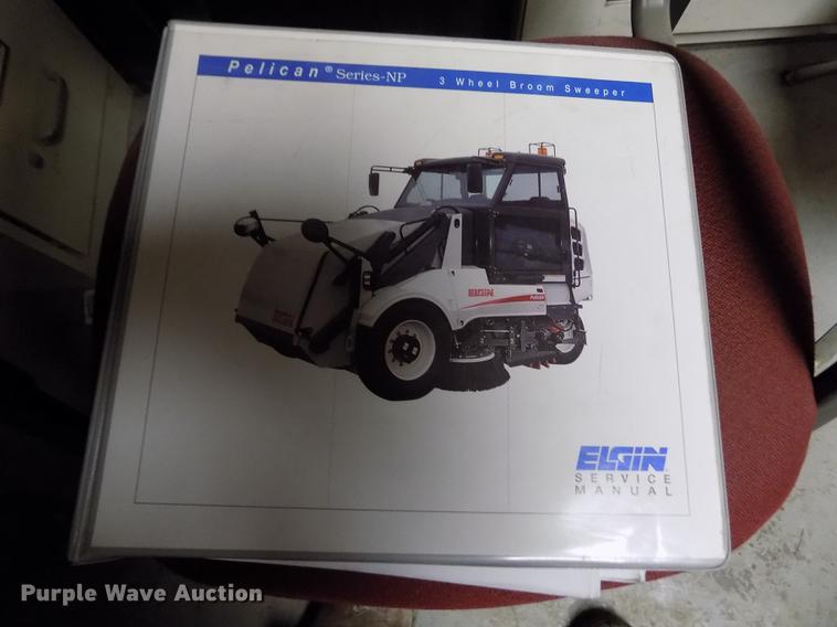 image for item FE9295 2007 Elgin Pelican NP street sweeper