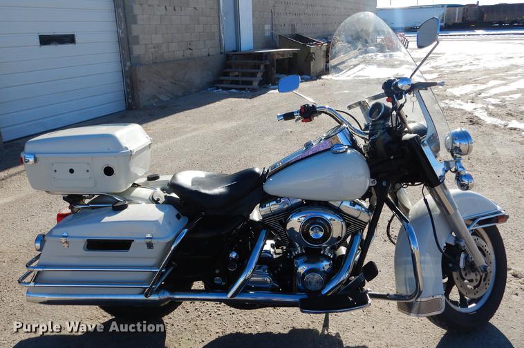 image for item FE9299 2005 Harley Davidson FLHPI Road King motorcycle