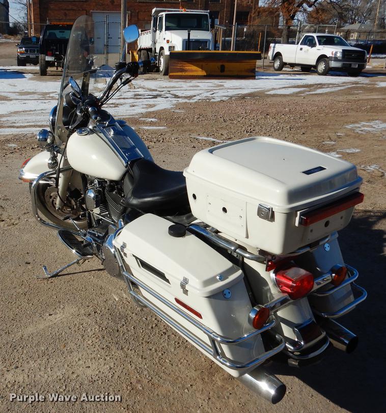 image for item FE9299 2005 Harley Davidson FLHPI Road King motorcycle