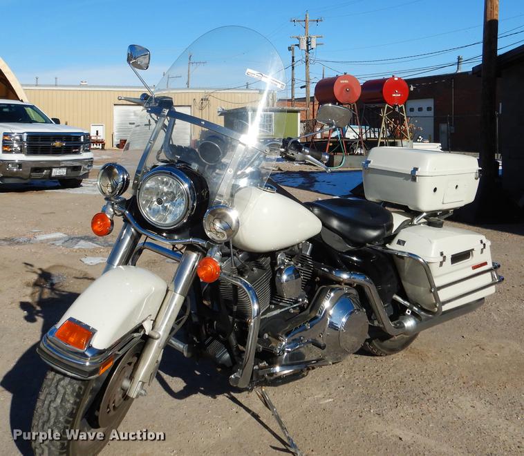 image for item FE9299 2005 Harley Davidson FLHPI Road King motorcycle