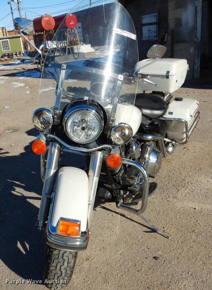 image for item FE9299 2005 Harley Davidson FLHPI Road King motorcycle