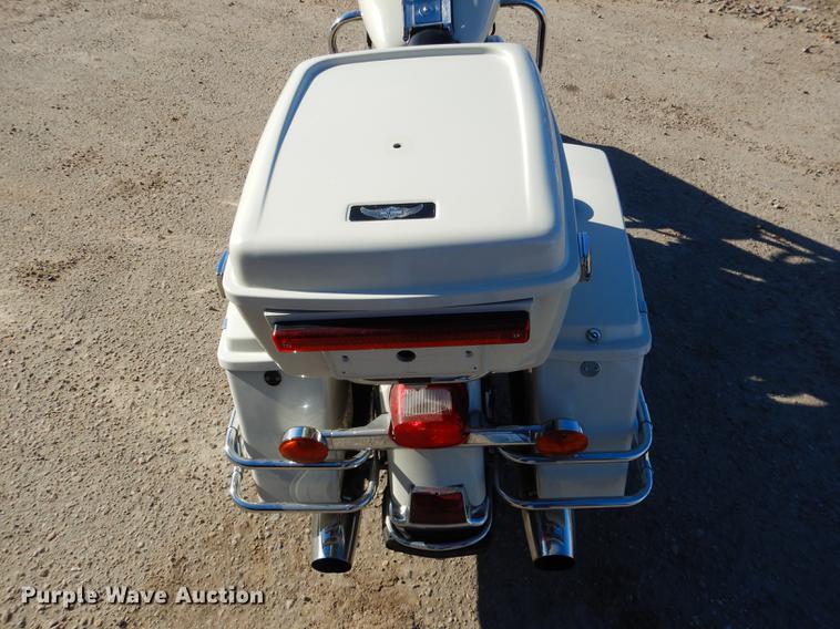 image for item FE9299 2005 Harley Davidson FLHPI Road King motorcycle