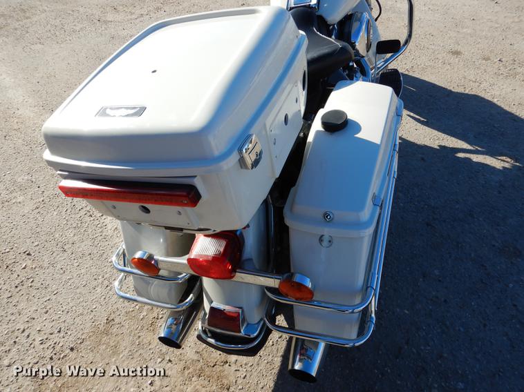 image for item FE9299 2005 Harley Davidson FLHPI Road King motorcycle