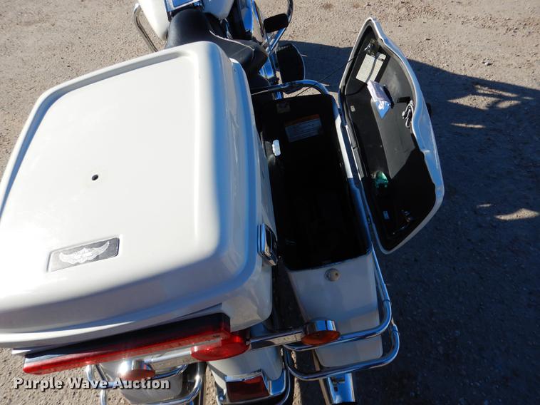 image for item FE9299 2005 Harley Davidson FLHPI Road King motorcycle