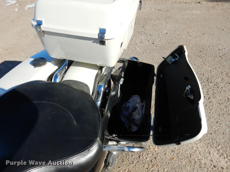 image for item FE9299 2005 Harley Davidson FLHPI Road King motorcycle