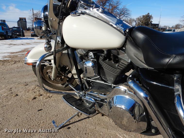 image for item FE9299 2005 Harley Davidson FLHPI Road King motorcycle