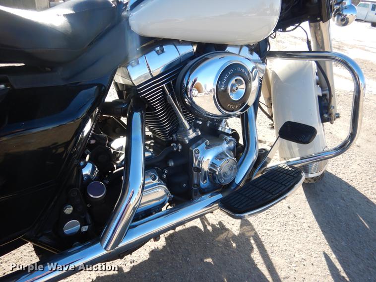 image for item FE9299 2005 Harley Davidson FLHPI Road King motorcycle