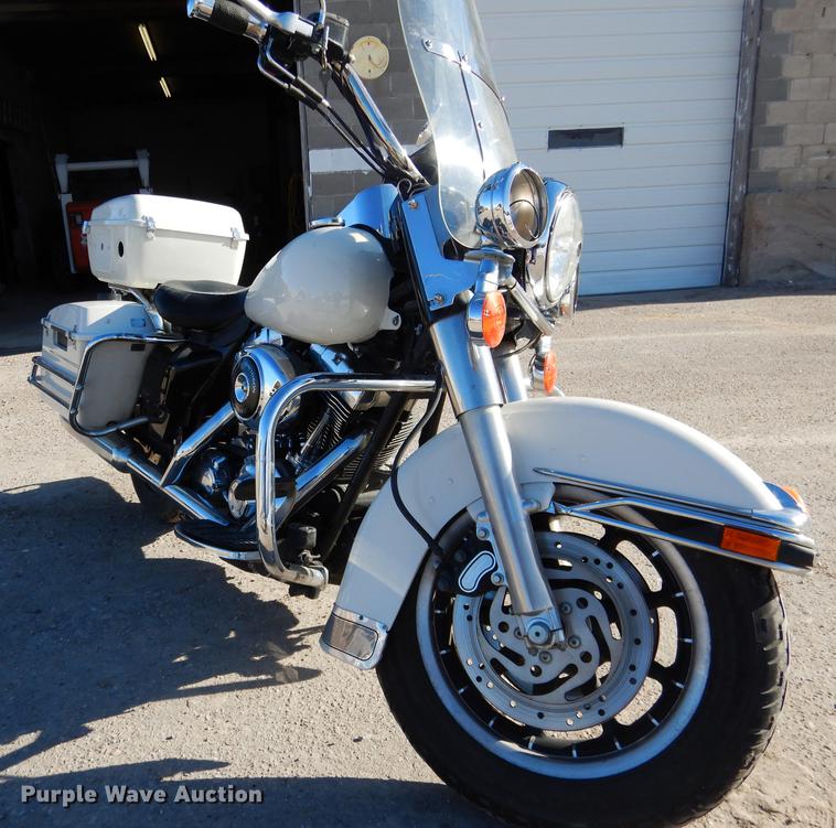 image for item FE9299 2005 Harley Davidson FLHPI Road King motorcycle